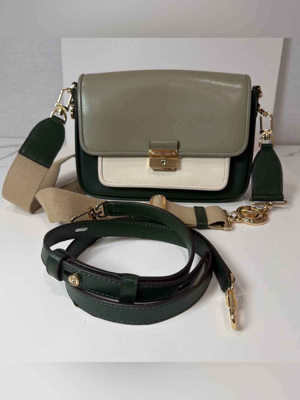 Michael Kors Bradshaw Medium Messenger Crossbody – Moss Green Colorblock